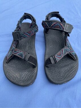 Teva Terradactyl Sandals, Women’s Size 8/Men’s Size 6, Print